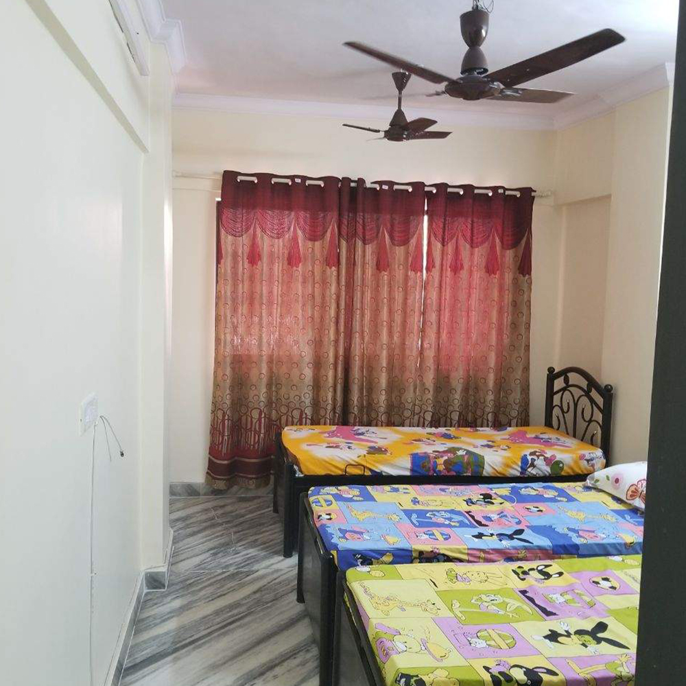 Paying guest in andheri East near sation and metro